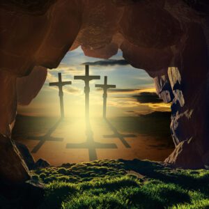 1. Tło do Grobu Pańskiego przedstawiające trzy czarne krzyże na szczycie Golgoty na tle ciemniejącego, burzowego nieba